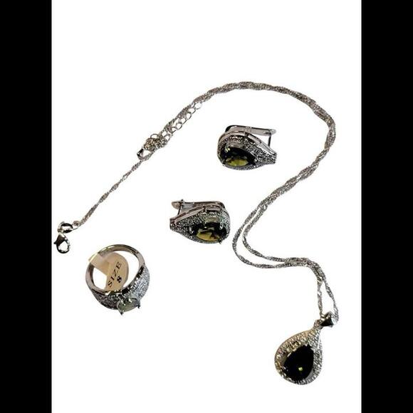 Stamped 925 Sterling Silver & Simulated Peridot Earrings, Necklace & Sz 8 Ring - Picture 9 of 9